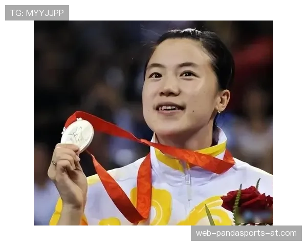 王楠居然连家里的杯子都比我贵，篮球场上的她简直两个世界吗？