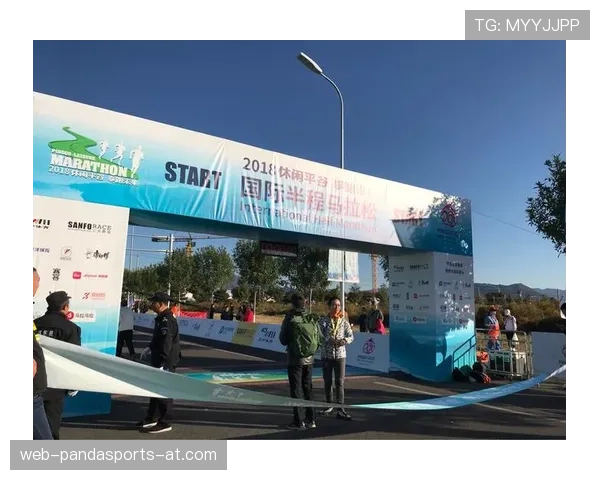 施洋一天三顿外卖，场边还背着大牌包？感觉他不像运动员更像谁啊…