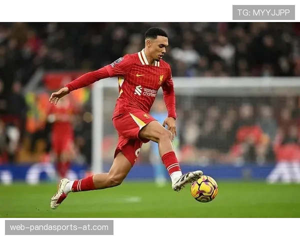 接管右路出球撕开防线，本赛季阿诺德较上季转型