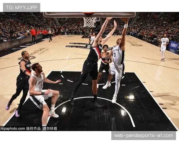 斯蒂芬·卡斯尔突破率提升显著 拉开外线防守空间助力进攻体系